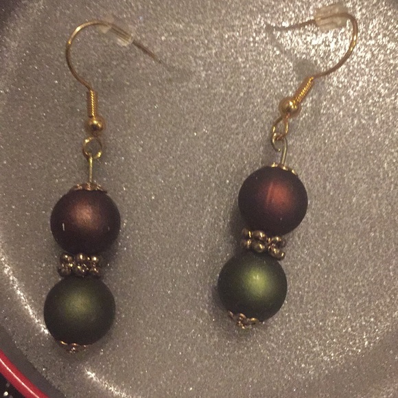 Earrings - Picture 1 of 1